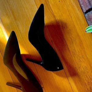 Black High Heel!4 inch pump